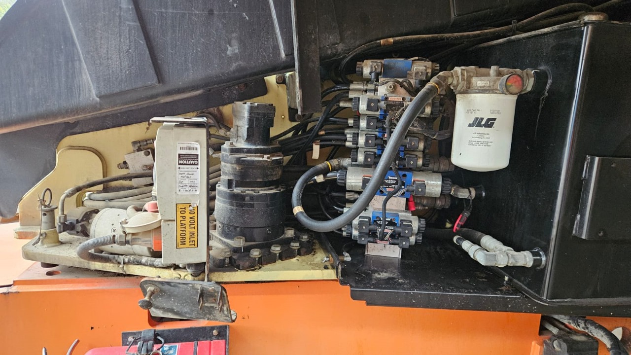 Sold - Scissor Lift - View 2